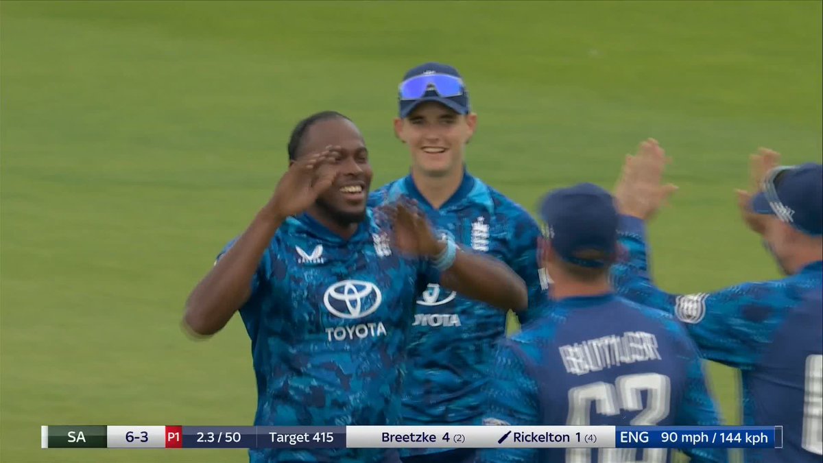 A brilliant ball from Jofra Archer and South Africa are crumbling! 💥
