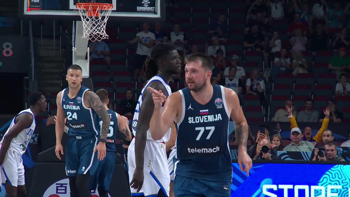 THE REACTION OF THE ITALIAN FAN SAYS IT ALL. LUKA WITH 20 IN IN THE FIRST QUARTER. #EUROBASKET