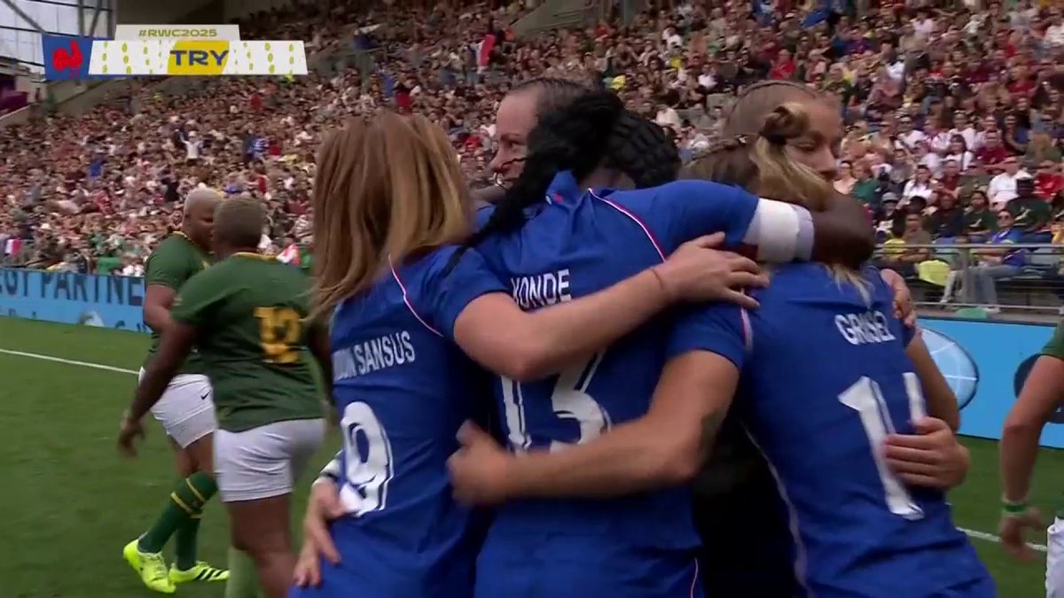 Lovely play from France as Emilie Boulard goes over! 👏 #RWC2025 #BBCRugby