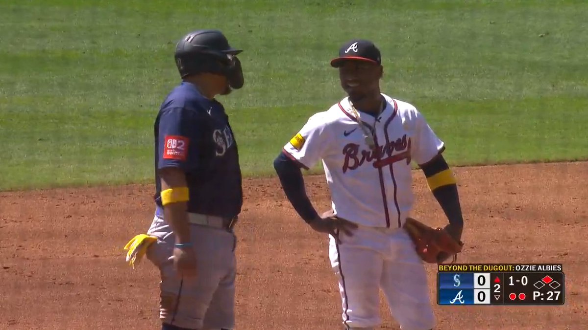 Ozzie Albies was on the mic and joking around after Josh Naylor stole second base 😭