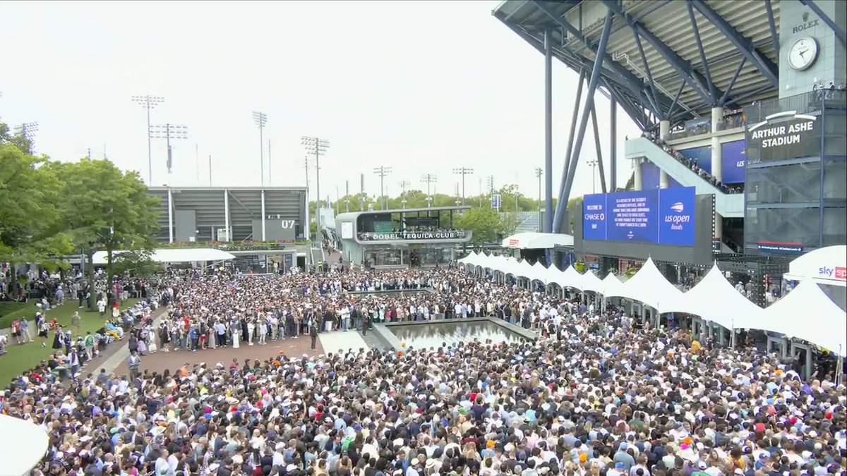 The current queue of people waiting to enter the Arthur Ashe Stadium to watch Alcaraz vs Sinner 👀