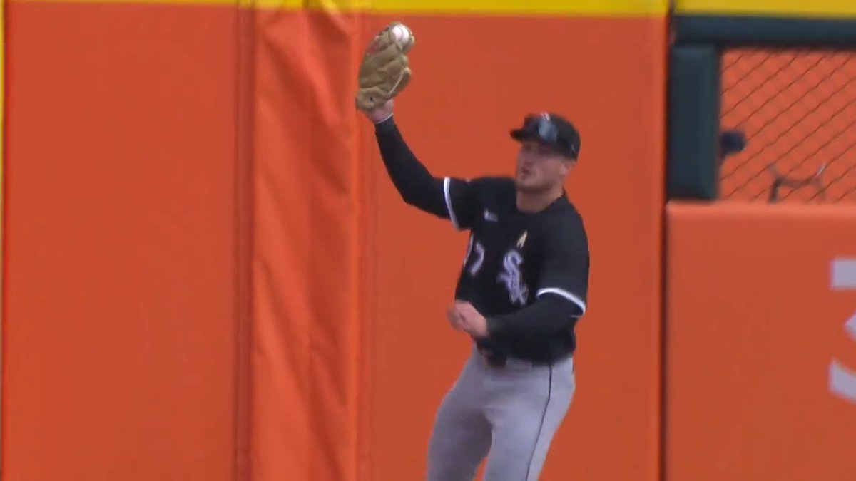 Look at how high Will Robertson jumped here 😯
