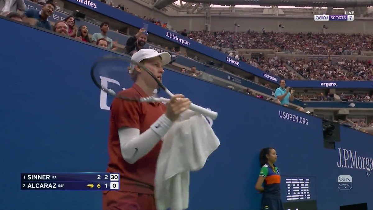 👏🎾 الجماهير تتفاعل مع كل حركة مبهرة تبادل مميز ورائع بين ألكاراز وسينر 👌😎 شاهد المواجهة الآن مباشرةً وحصرياً على beIN SPORTS 7 📺 #بطولة_أمريكا_المفتوحة_للتنس #USOpen2025