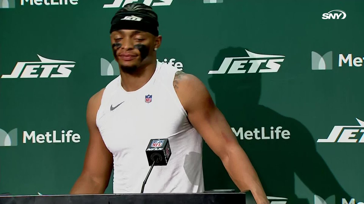 Justin Fields was asked what positives the Jets can take from today's game: "A lot of fight from our team and I don't think a lot of people expected us to come out like that."