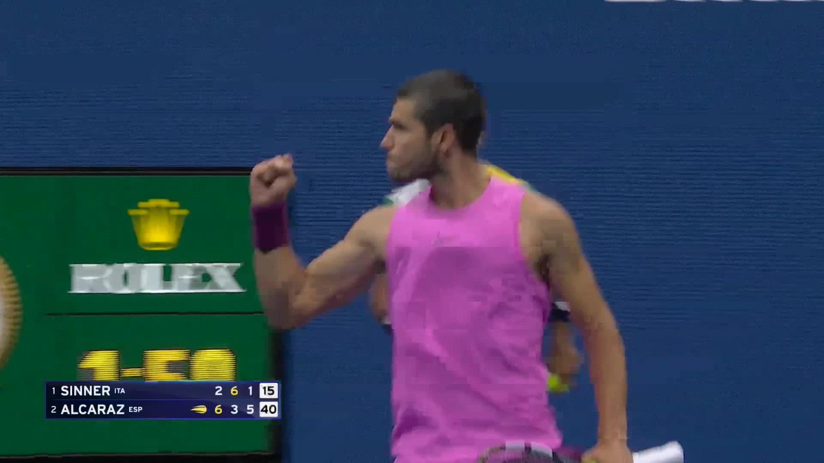 A spirited response from Carlos Alcaraz! He takes the third set 6-1 and closes in on the title.