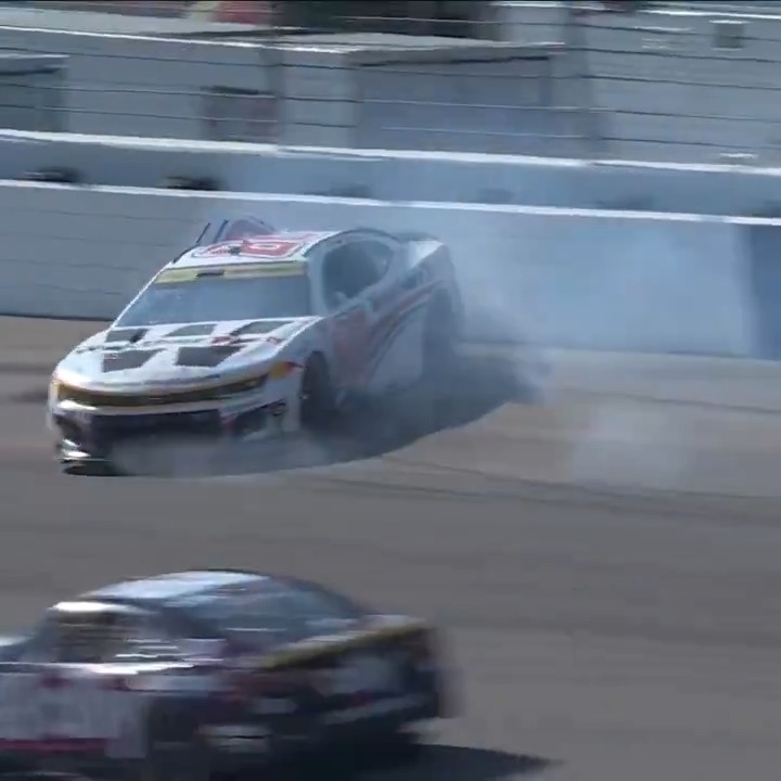 A wild sequence of events ends with a Shane van Gisbergen spin! #EnjoyIllinois300