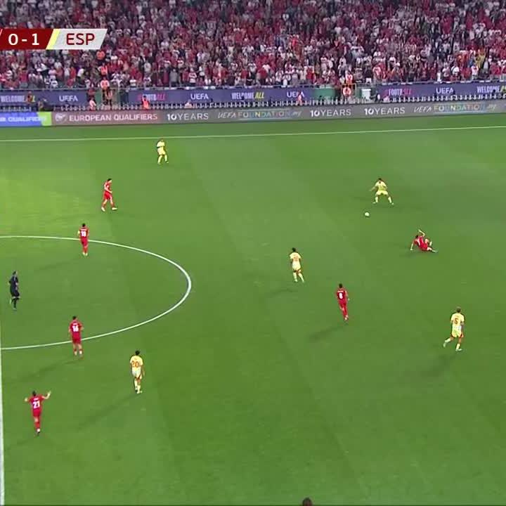 Lamine Yamal ist zu schnell für die Türkei #DAZNmoment #EuropeanQualifiers Die Highlights von Spaniens 6:0 gegen die Türkei: