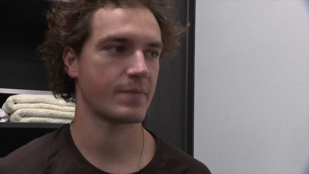 Caught up with #Browns K Andre Szmyt in the locker room. He said in both the missed PAT and missed FG, he "rushed my approach, ended up pushing the ball." "I got to do better. I expect better of myself. So, gonna forget about it and move on to next week."