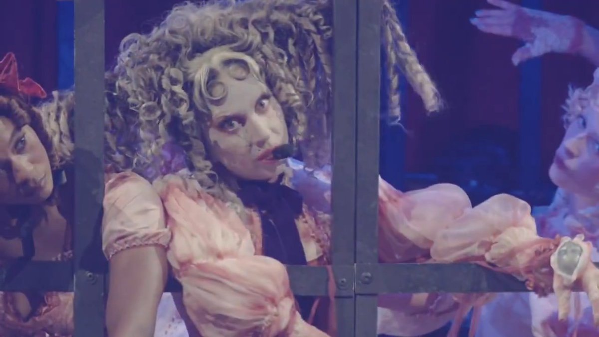 Lady Gaga performing "Abracadabra" and "The Dead Dance" at MSG 💜 #VMAs @LadyGaga