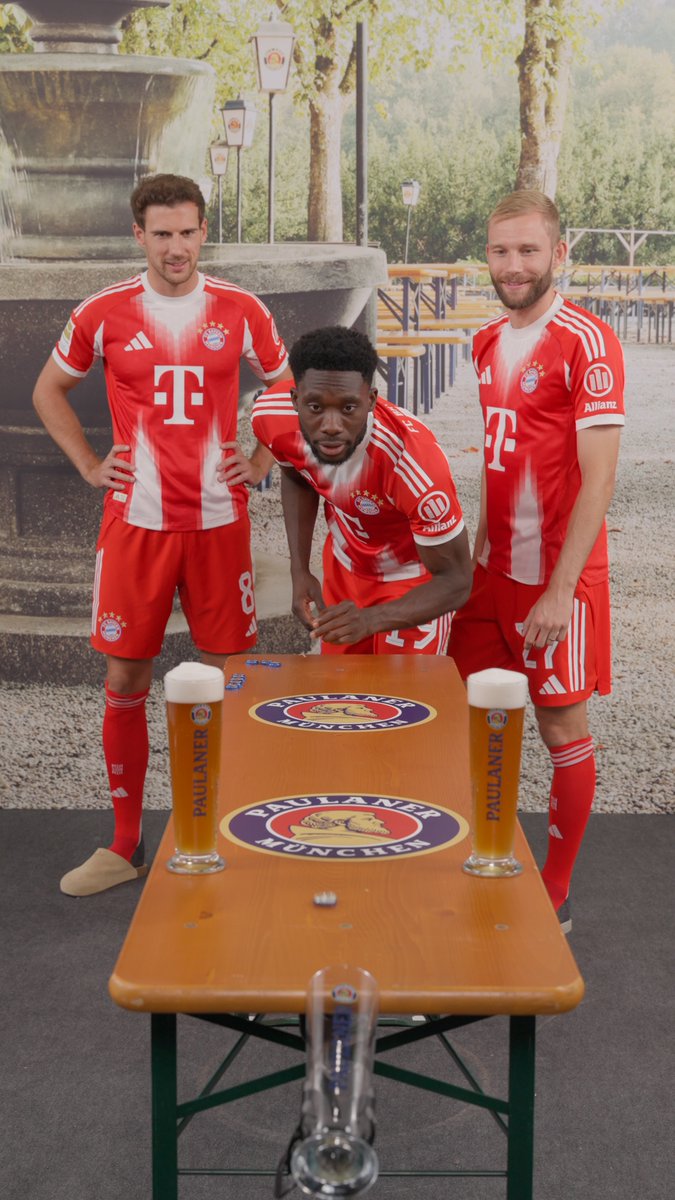 Ad | Accuracy is key 🎯 Who will be crowned champion at the Paulaner Kronkorken-Slide-Challenge? 🏆🍺 #FCBayern #Paulaner #DrinkResponsibly