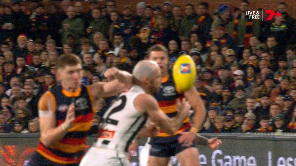"He is mind-bogglingly lucky that his season is still alive after this madness." 🗣️ Nick Riewoldt on Mark Keane's brain fade