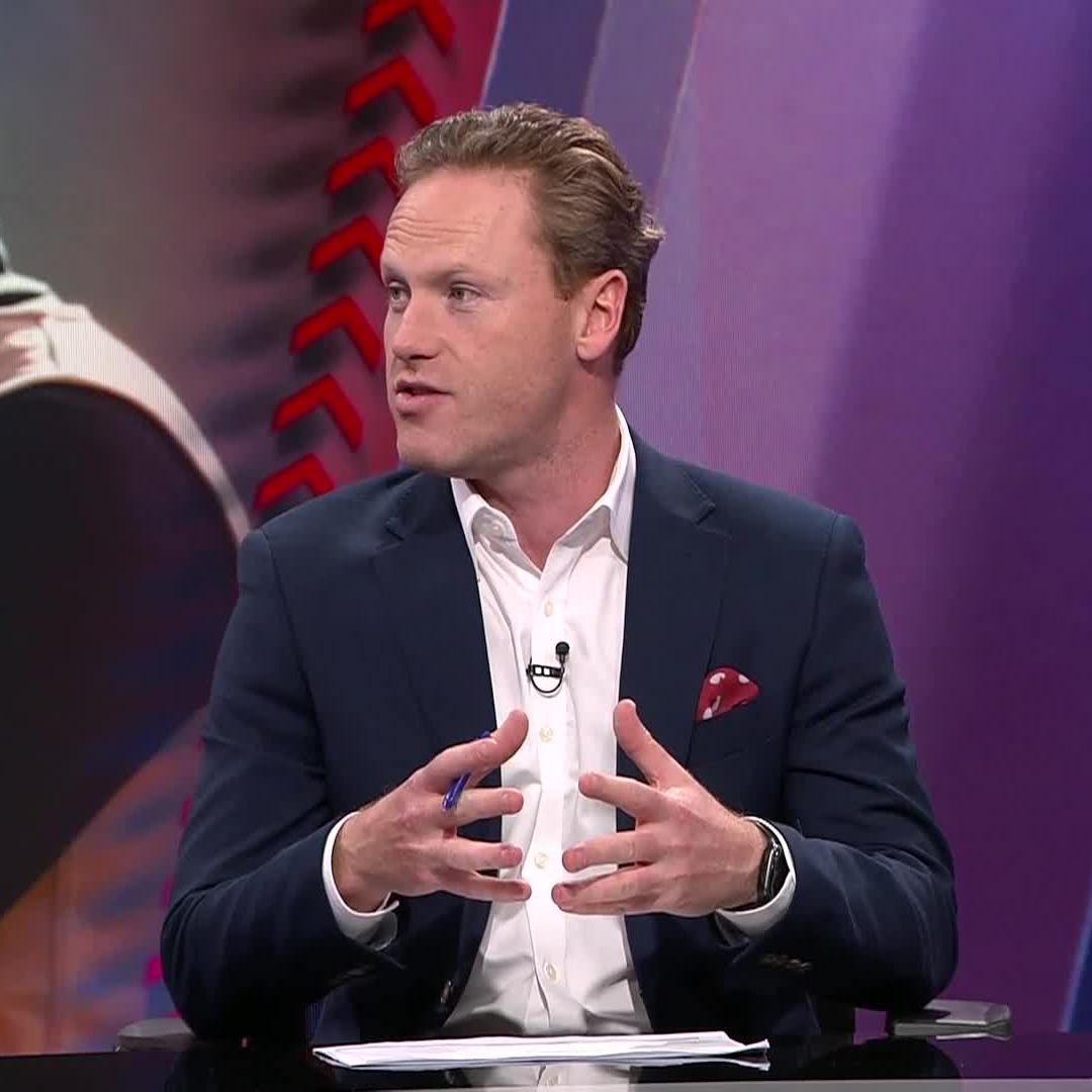 "There's a man who's emerged as a crucial figure in all of this, and that is Eddie Betts." Sam McClure reports one of the game's greatest small forwards has stepped in to help Bobby Hill in his bid to return in this year's finals. #9FootyClassified | Watch on Nine &amp; 9Now 🖥️