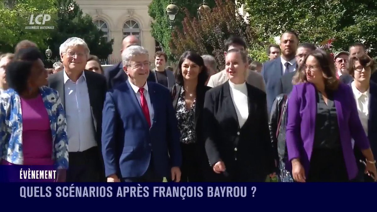 Vote de confiance : Jean-Luc Mélenchon fait son arrivée à l'Assemblée nationale, entouré des députés de La France insoumise. #DirectAN #votedeconfiance