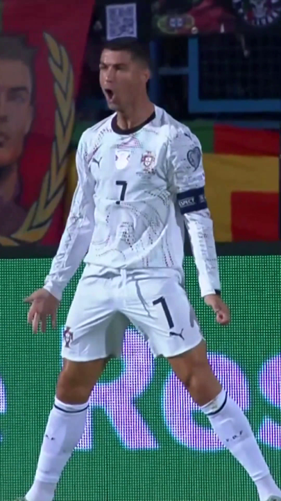 Im so grateful that we still get to see these moments from Cristiano Ronaldo even today. He’s an alien.