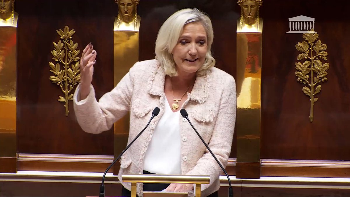 Ce moment marque la fin de l’agonie d’un gouvernement fantôme, d’un « gouvernement » qui n’eut de gouvernement que le nom. À l’évidence, le pays n’est pas gouverné. Est-il même seulement administré ?