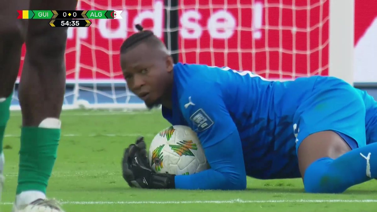 🇬🇳 - 🇩🇿 Oh le sauvetage sur la ligne pour l'Algérie ! La Guinée avait fait le plus dur #lequipeFOOT Suivez la fin du match en direct par ici ➡️