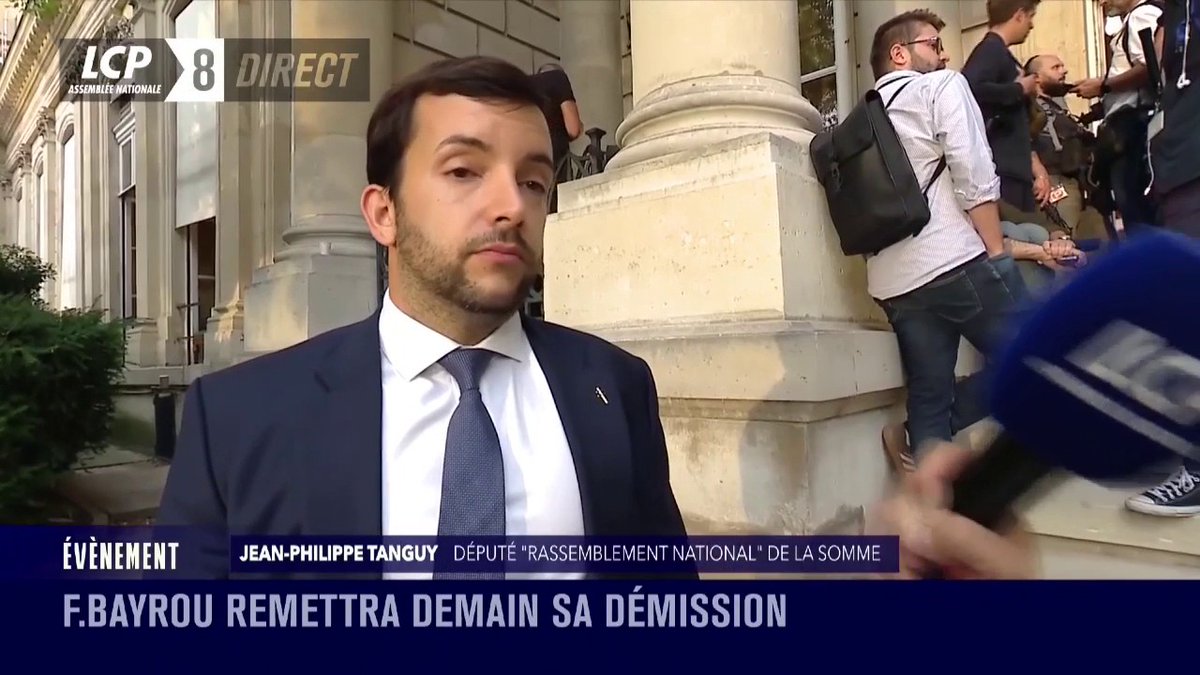 Éventualité d'un Premier ministre socialiste : "On ne donne pas le pouvoir à des gens qui ont fait 2 % à la présidentielle", balaie Jean-Philippe Tanguy Ⓜ️. #DirectAN #VoteDeConfiance