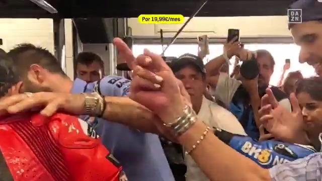 🗣️ “Ellos me entienden… No pasa nada, pero ha quedado segundo” Lo de la madre de Alex Márquez y Marc Márquez haciéndole una peineta a Marc… ¿¡QUÉ ES?! 🤣🤣🤣🤣🤣 Disfruta de #CodigoMotoGP con Natacha Alfageme y de todo el Plan Motor de DAZN aquí 🔗