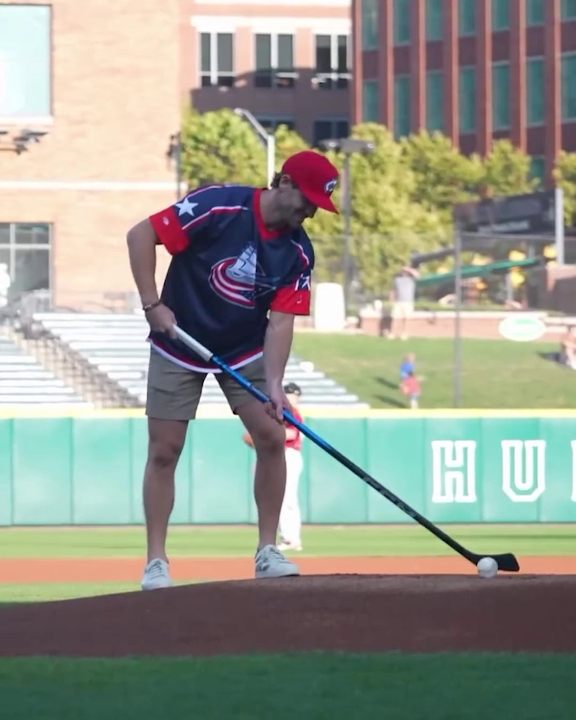 Boone Jenner took his skills to the mound for a ceremonial first pitch on Columbus Blue Jackets Night at the Columbus Clippers game last week! ⚾️ (🎥: Columbus Clippers)