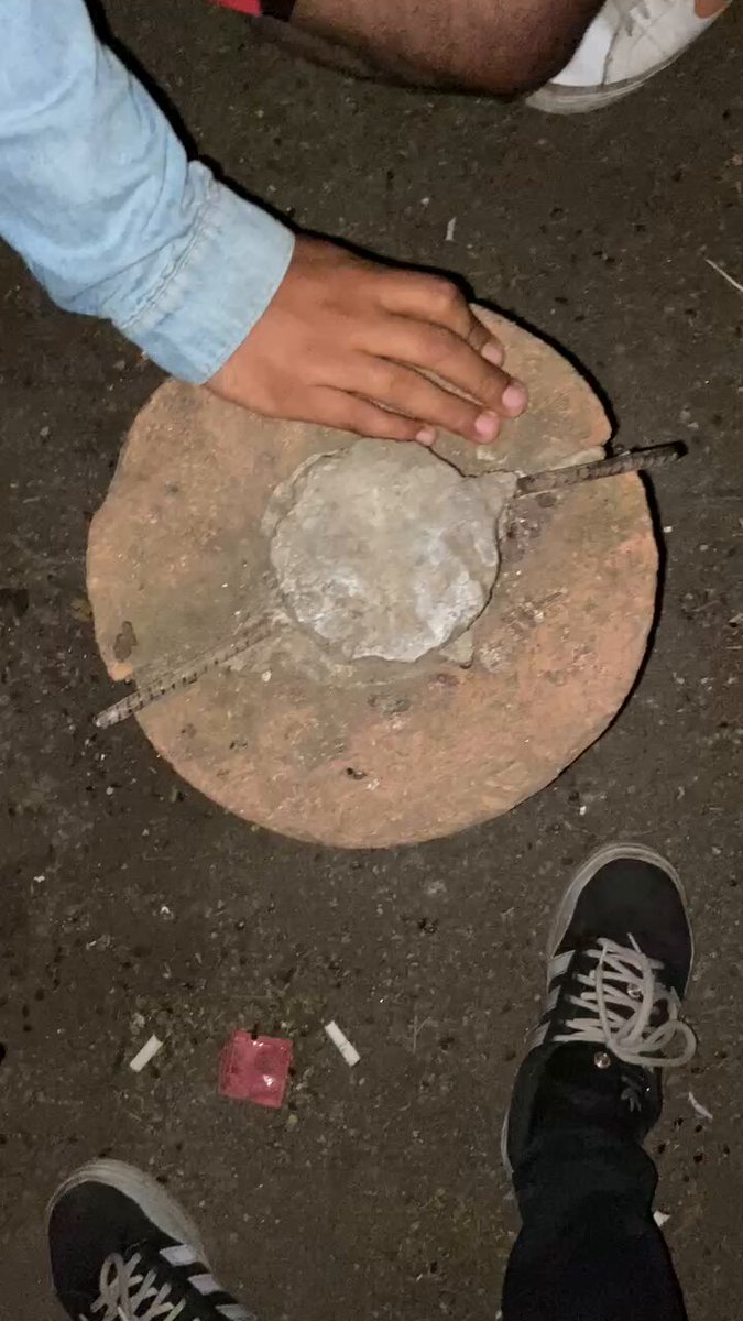 Fui na Engenheiro Goulart e esse novinho estava comemorando seu aniversário de 18tão lá tive que mamar ele pra comemorar Até o câmera men ficou com tesao Nego Completo no Privacy