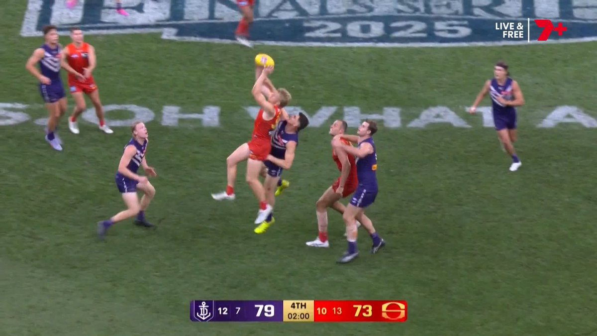 "If (Sean) Darcy wants to play, get that ball to the ground - otherwise he's useless. He's a player they MUST trade in the off-season." 🗣️ Kane and Rooey dissect the final moments of Fremantle's season