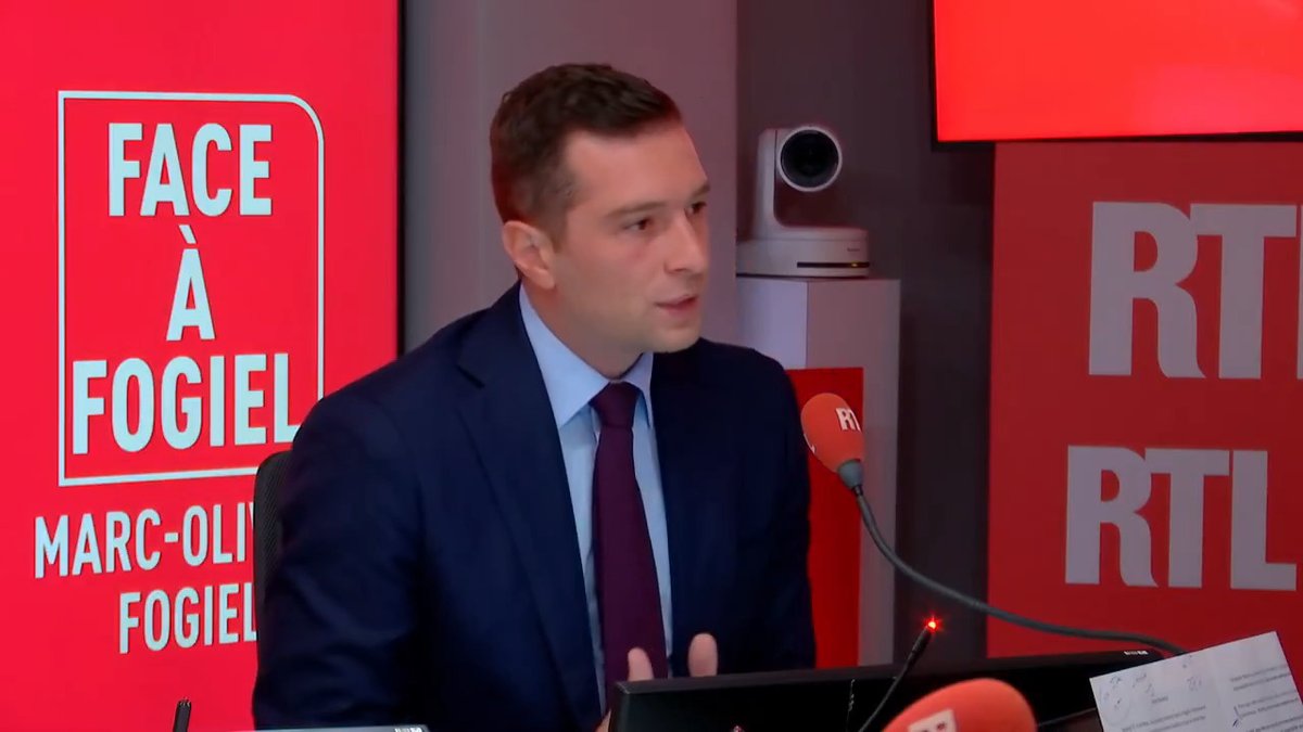 Nous avons proposé un contre-budget, avec un plan de 100 milliards d'économies dans la mauvaise dépense publique sur 5 ans, avec une redirection de ces 100 milliards : un tiers pour baisser les impôts, un tiers pour rembourser la dette, un tiers pour la bonne dépense publique.