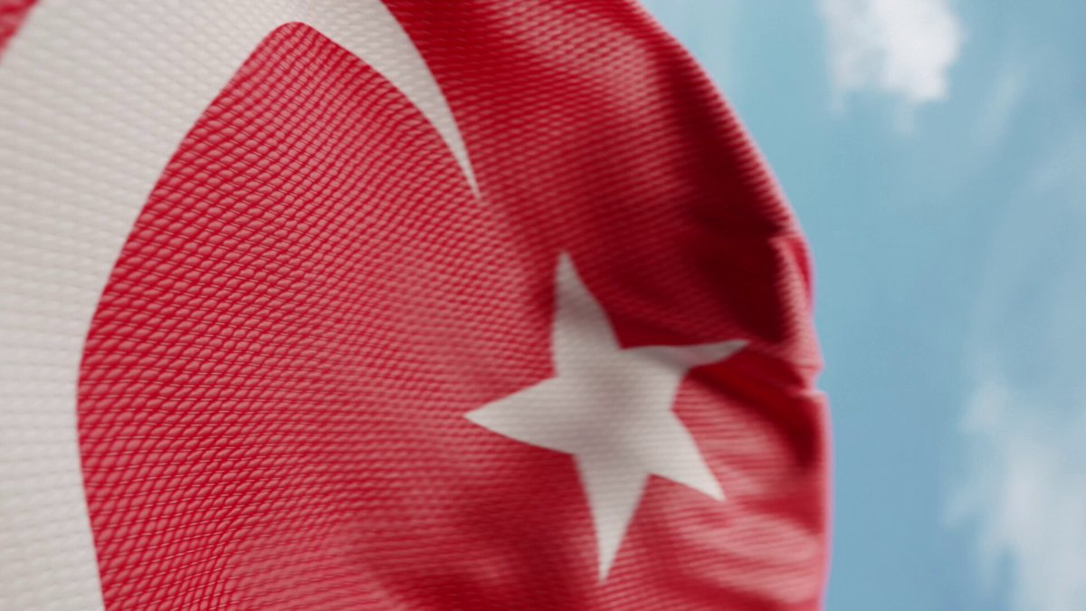 Bizim komisyonumuz, Büyük Türk Milletidir! 🇹🇷 Sadece 4 günde, yüzlerce ziyarette milletimizin sesine kulak verdik, memleketimizi karış karış dolaştık! Milletin derdiyle dertlenen, gece gündüz çalışan kadrolarımızla buradayız! #BizVarız