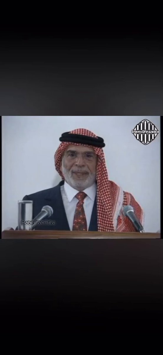 هذه الاردن دوما سيادته فوق كل اعتبار🇯🇴 موقف شجاع من الملك الحسين طيب الله ثراه في محاولة اغتيال خالد مشعل عام 1997،قالها بوضوح: حياة خالد مشعل في كفة، ووادي عربة في كفة. النتيجة: الاحتلال اضطر صاغرًا لجلب الترياق العلاج، وأُطلق سراح الشيخ أحمد ياسين