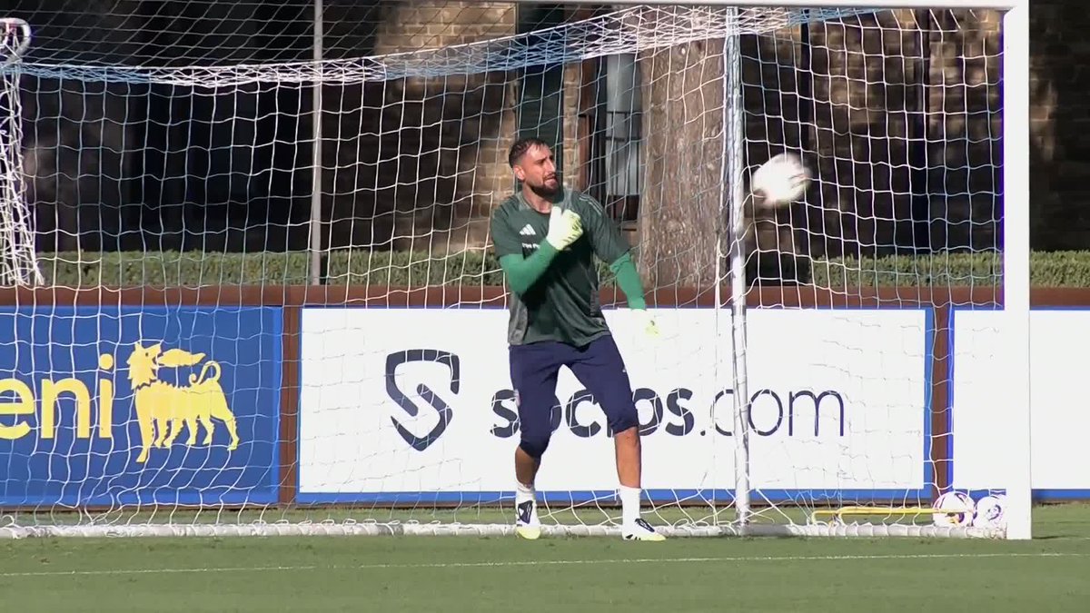 Gianluigi Donnarumma due in Manchester shortly and is set to train later this week. The Italy keeper could make his debut in the Manchester derby on Sunday 🔵