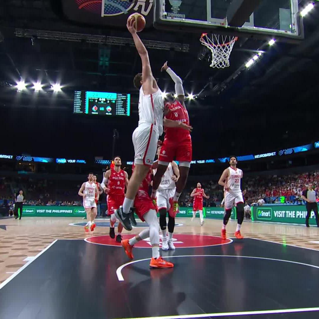Sengun collects his first points with a HAMMER 🔨 #EuroBasket x TBF 🇹🇷