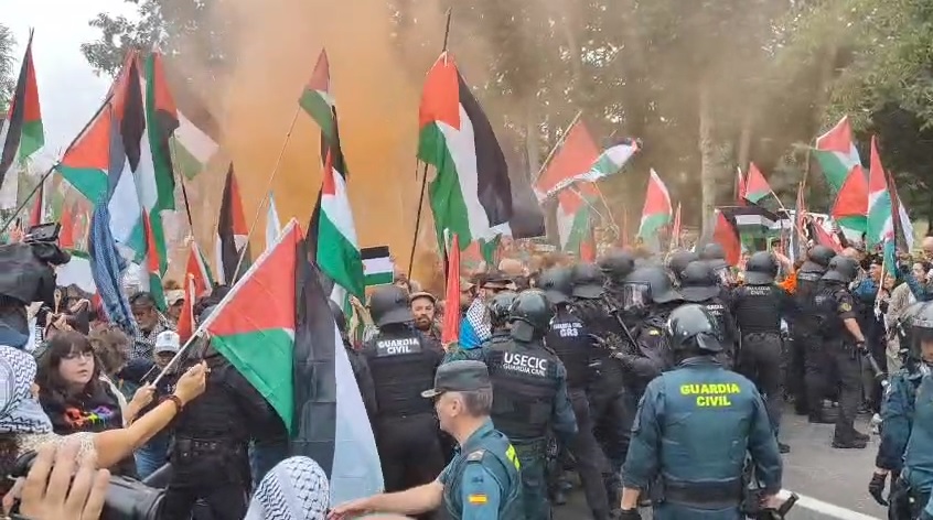 Hoy, el pueblo gallego ha hecho historia denunciando el genocidio de Israel. Han suspendido el final de meta en la Vuelta por las protestas en solidaridad con el pueblo de Palestina. Muy grandes.