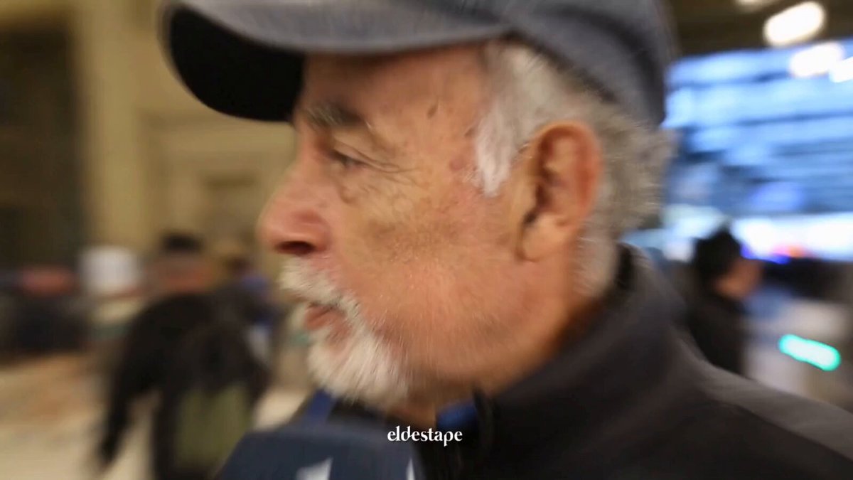 "Si me cortan los pocos beneficios que tengo me tengo que morir" 🗣️ Un hombre que no quiso revelar su voto contó que es jubilado pero que tiene que seguir trabajando y que cree que se votó así en PBA porque "tomaron medidas drásticas con la gente de menos recursos" 💬