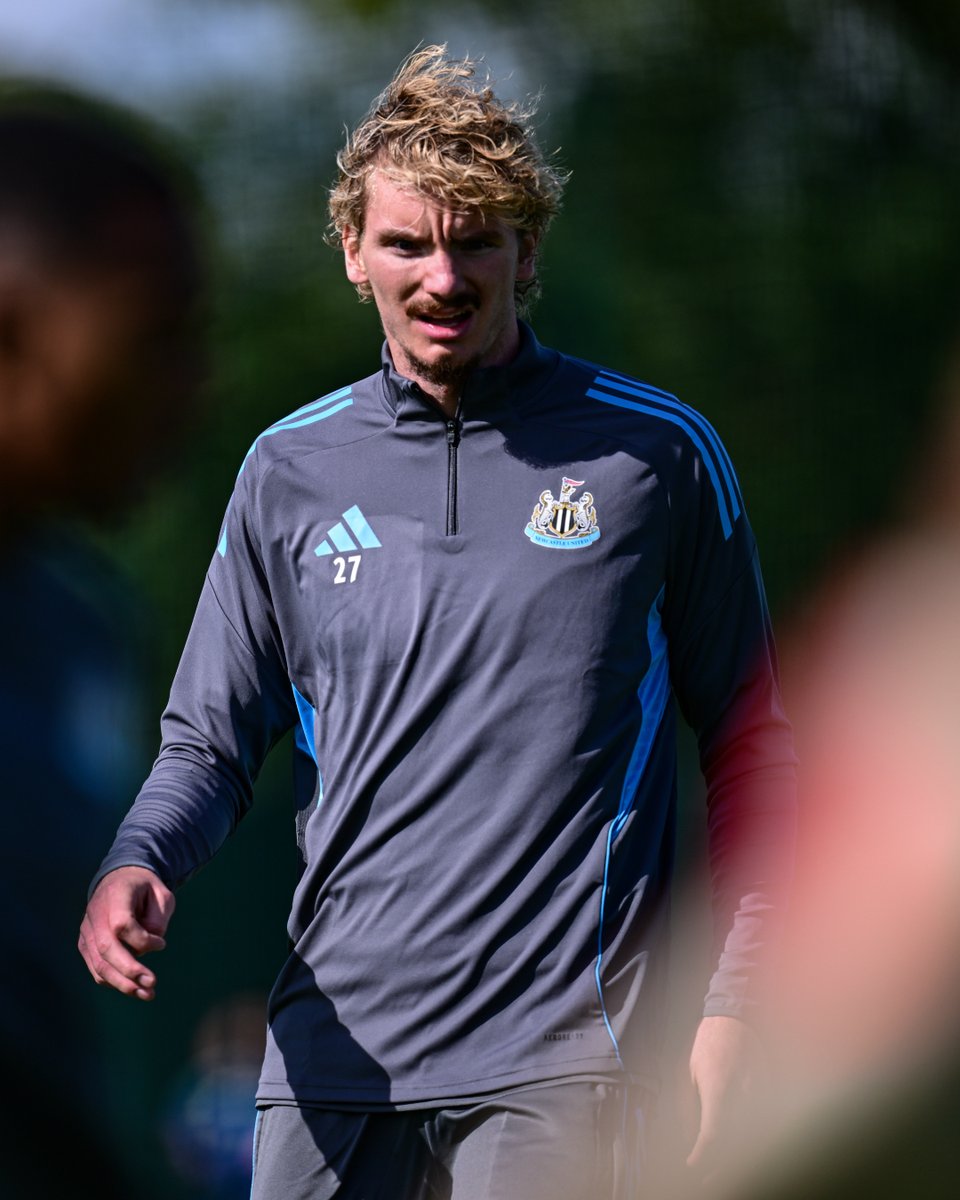 Poor guy looked shattered at the end, welcome to training with Eddie Howe Nick 🫡