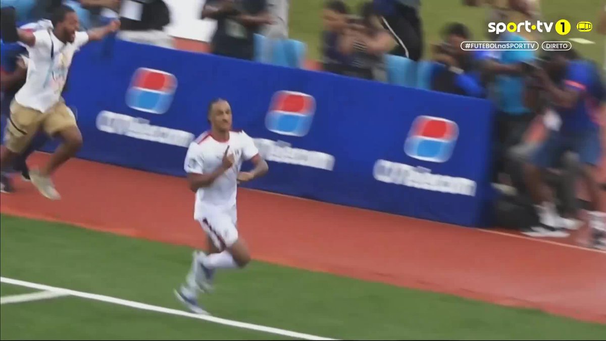 Cabo Verde derrotou os Camarões e está praticamente apurado para o seu primeiro Mundial! 🇨🇻