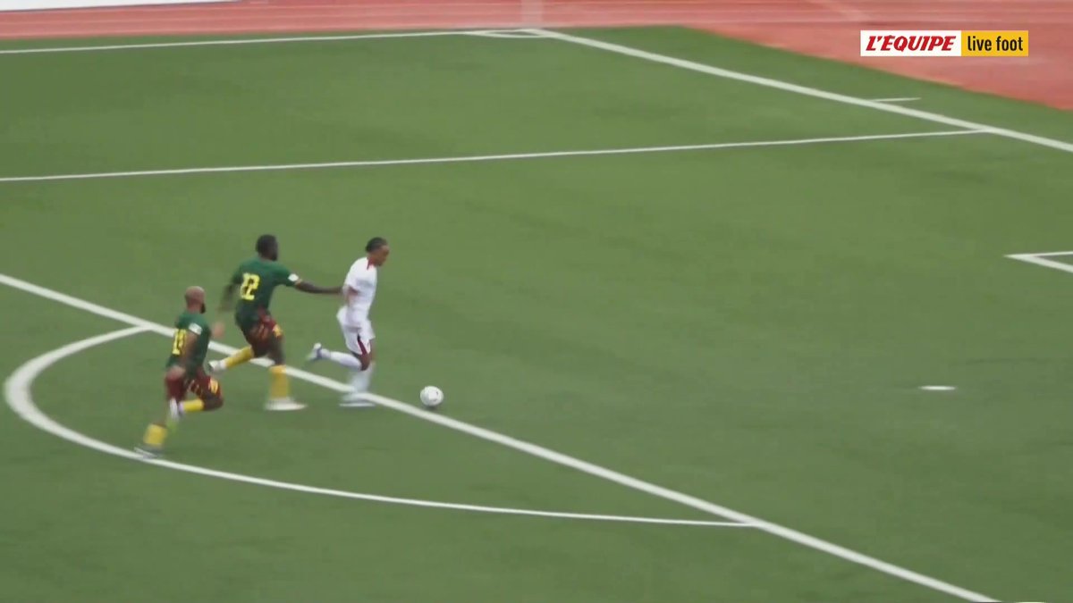 Incroyable, le Cap-Vert s'impose contre le Cameroun et se rapproche de la Coupe du monde 2026 ! Le stade explose et les supporters envahissent le terrain pour célébrer la victoire #lequipeFOOT