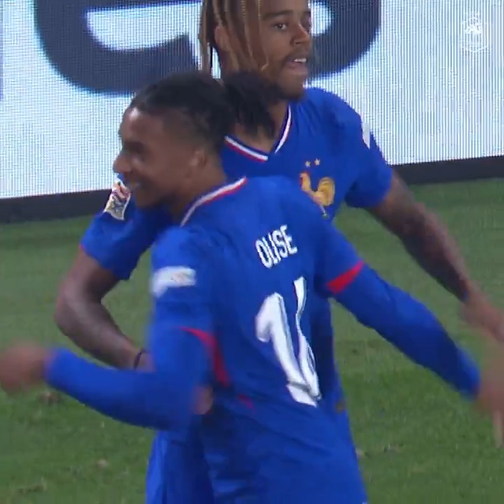 C’étais sur chez lui il est injouable Bradley hein les italiens #FRAISL