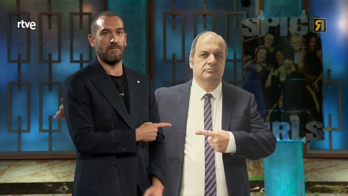 💥 OTRA NOVEDAD La gente ya no va a querer venir a ver el programa, la gente va a querer venir a hacerse una foto con AGUSTÍN #LaRevuelta