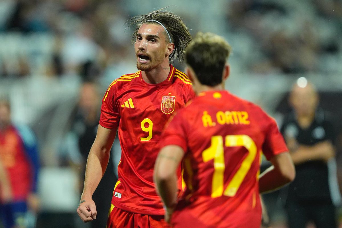"Espero que lleguen muchos más goles". ⚽️💥 𝗜𝗞𝗘𝗥 𝗕𝗥𝗔𝗩𝗢, decisivo en Pristina, celebra su primer tanto con la sub-21. ℹ️ #U21EURO | #NuestraBase