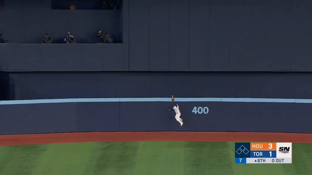 Daulton Varsho catches EVERYTHING out there! 😱
