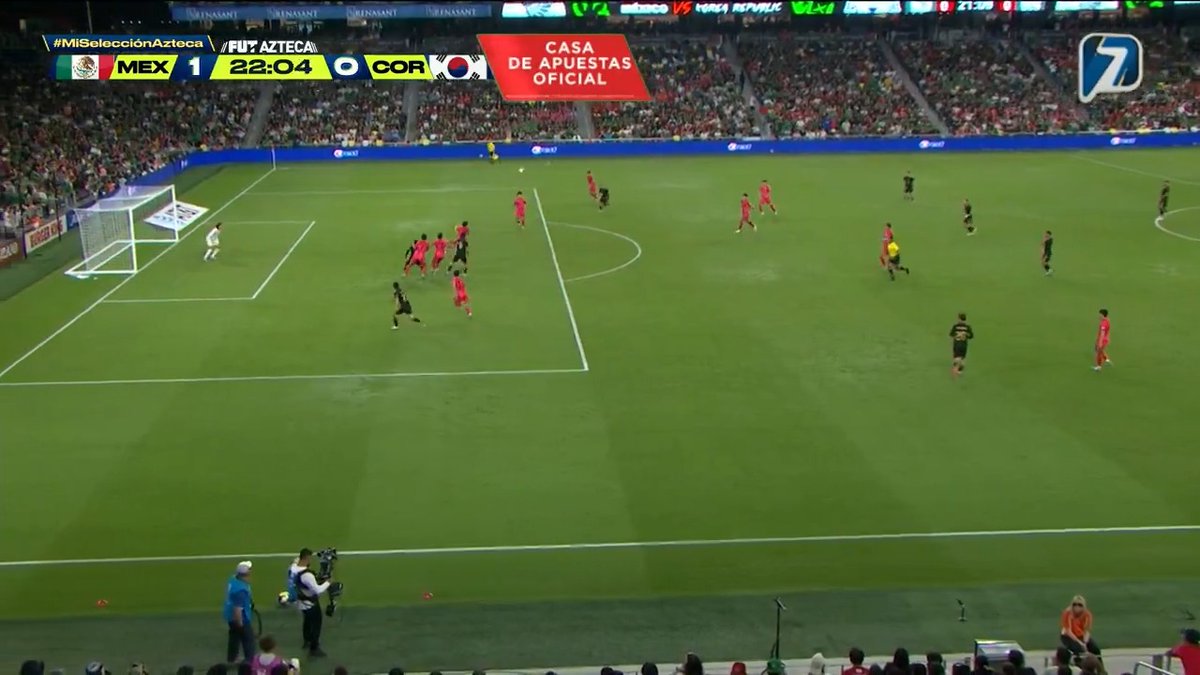 ¡Golaaaaazo de Raúl Jiménez! Con una gran remate de Raúl Jiménez, México se pone en ventaja #MásAcciónMásDiversión #MiSeleccionAzteca @caliente_sports te presenta los mejores momentos mientras apuestas y ganas 🔴 EN VIVO: