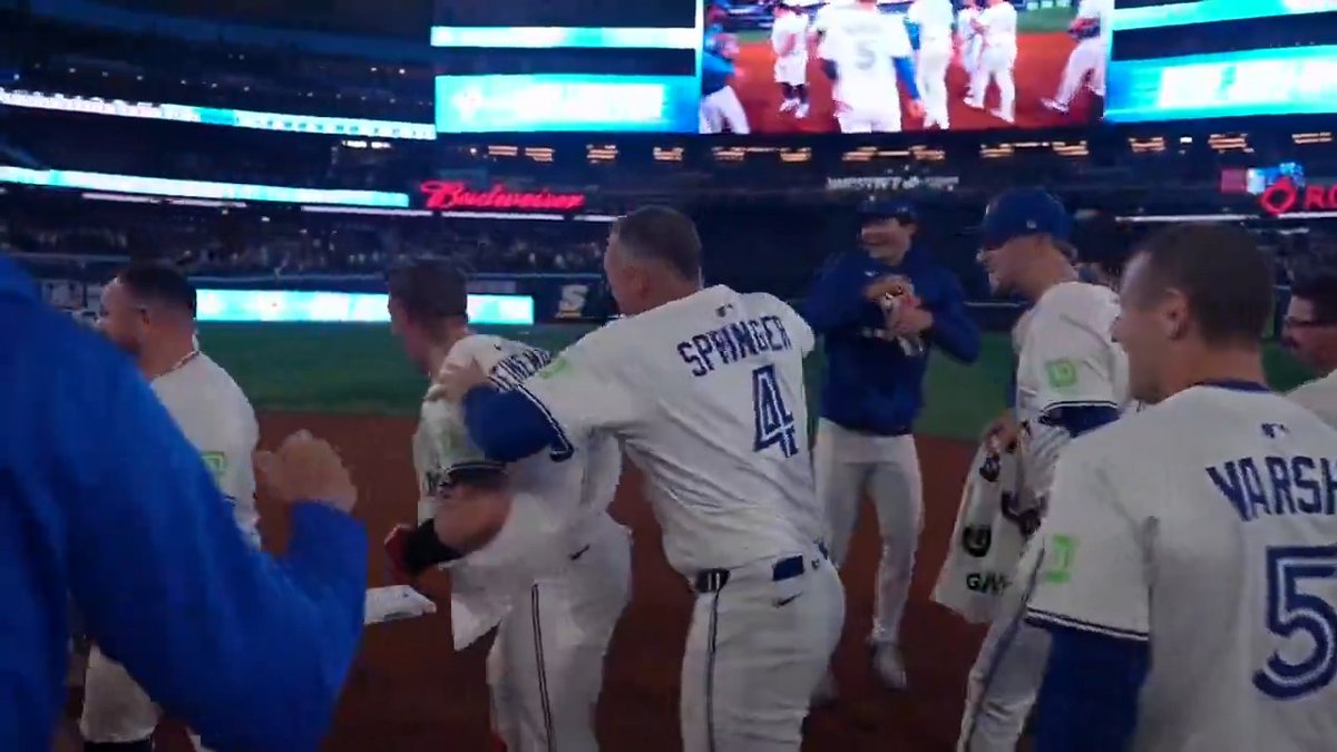 TWO IN THE 9TH ONE IN THE 10TH @BLUEJAYS WIN!