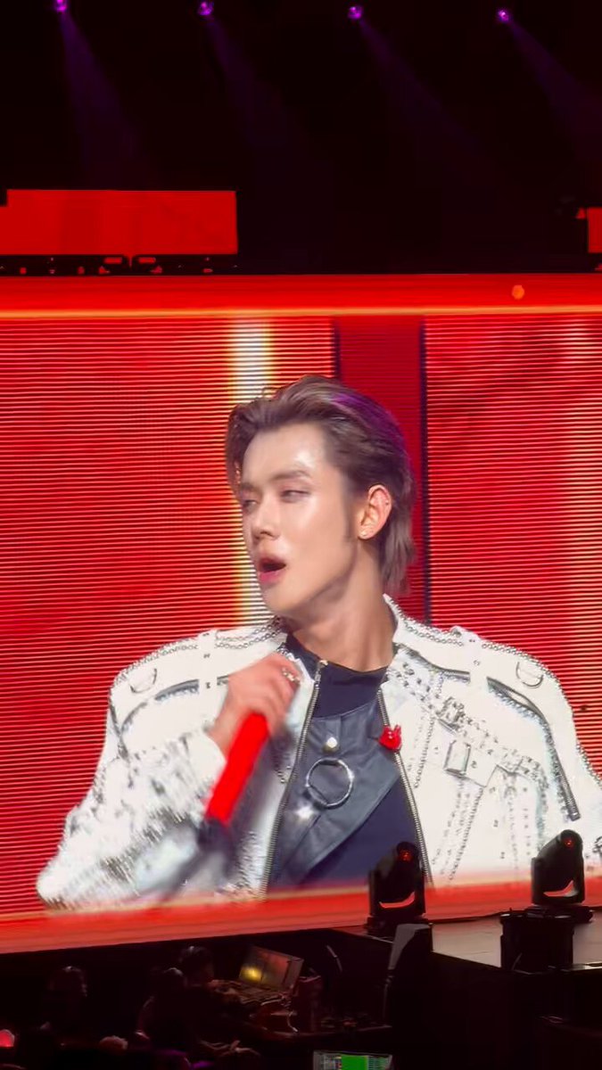 "IT'S GOOD TO BE BACK IN MY HOME" HE IS SO HOT OMG 😭🧎‍♀️