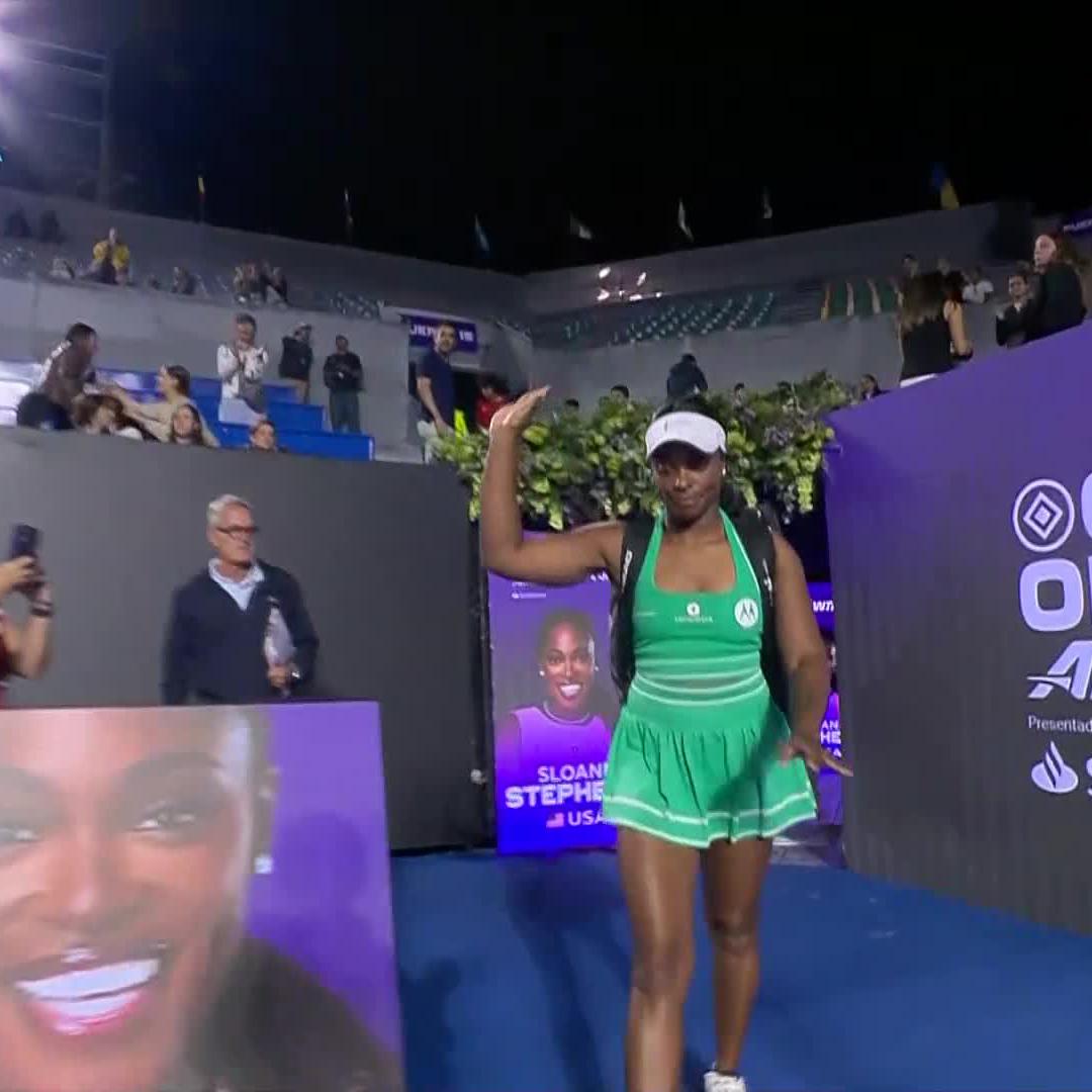 Welcome back to the court, sloanestephens 💜 #GDLOpenAKRONxSantander