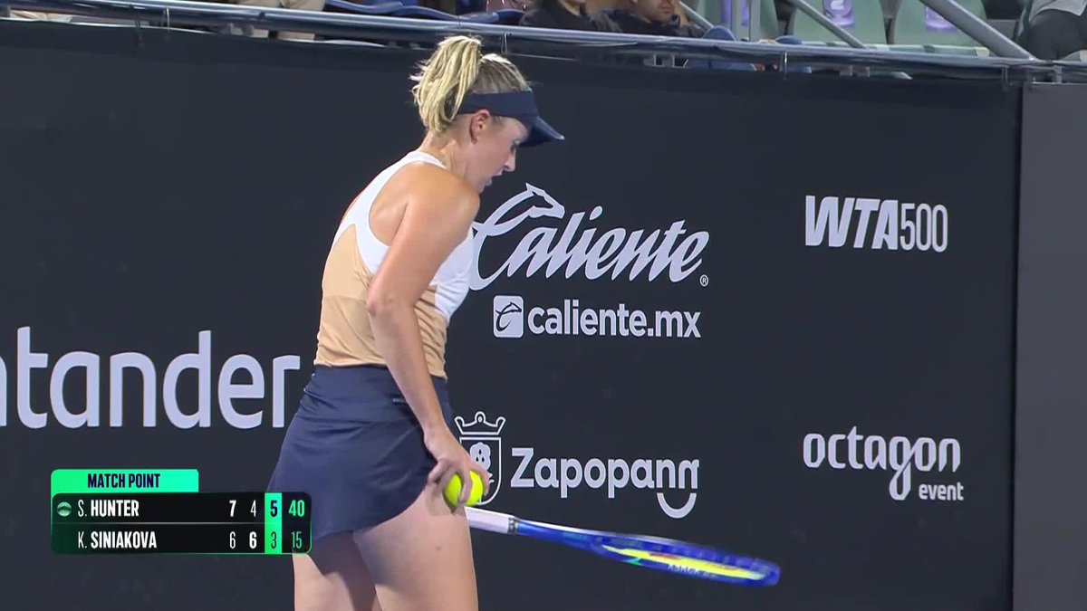 A moonlight battle on Grandstand! 🌙 Storm Hunter defeats Siniakova in a thrilling three set battle 7-6(5), 4-6, 6-3. #GDLOpenAKRONxSantander