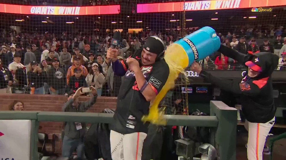 Can't surprise Willy with the Gatorade bath 😅