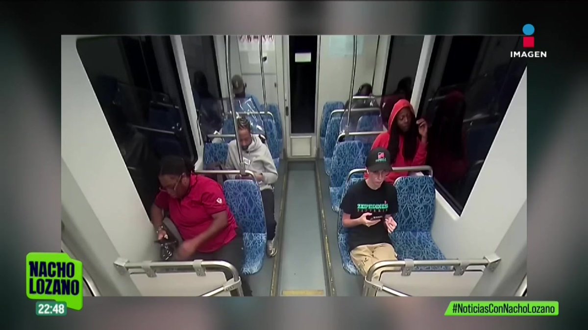 Este es el momento en que Iryna Zarutska, una refugiada ucraniana, fue apuñalada en el tren ligero de #Charlotte, #EUA. La joven murió dentro del vagón, sin que nadie la ayudara. El sospechoso, Decarlos Brown, de 34 años, fue detenido en el andén: