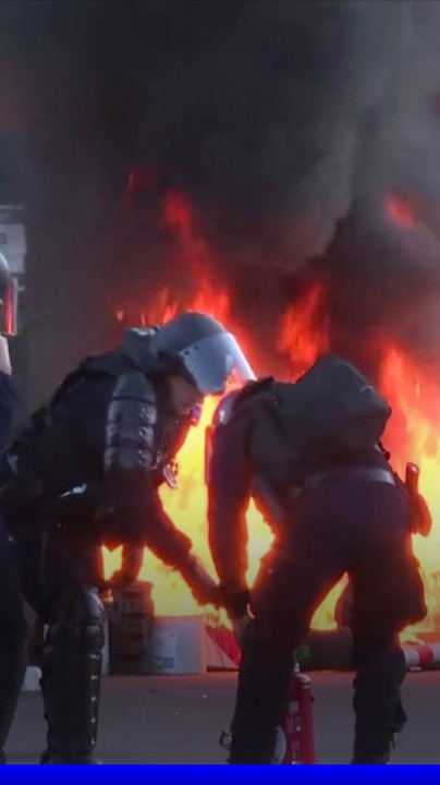 10 septembre: les premières images des blocages partout en France