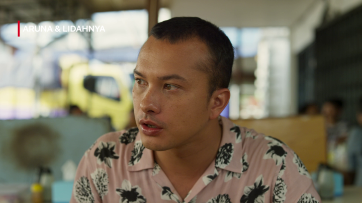 Bukan ayam goreng doang, bakmi kepiting juga bisa bikin Nicholas Saputra geleng-geleng 🤤 📺 Aruna & Lidahnya