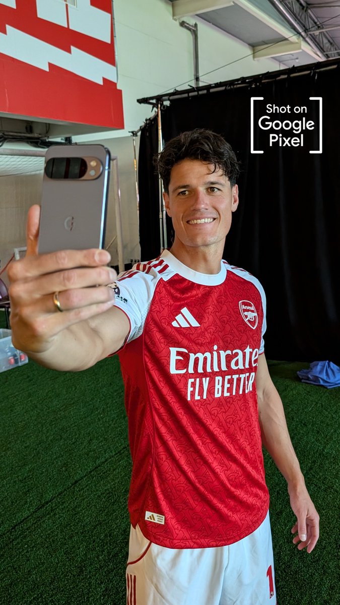 New surroundings for Norgaard 🤩 Our midfield metronome takes us behind-the-scenes of PL Media Day on the new Google Pixel 10 🤳