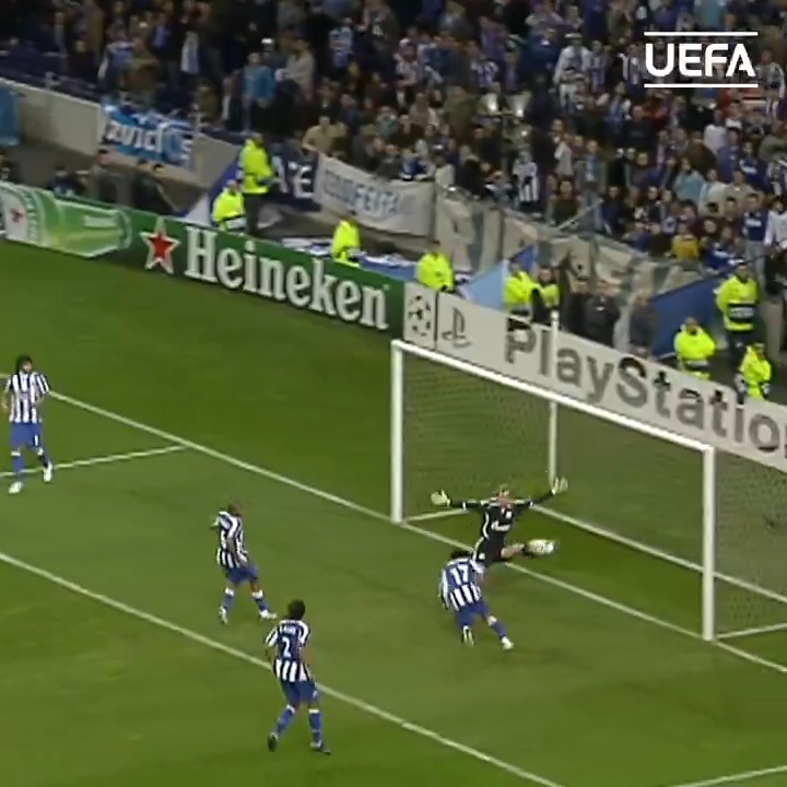 This Neuer save 😱 #UCL